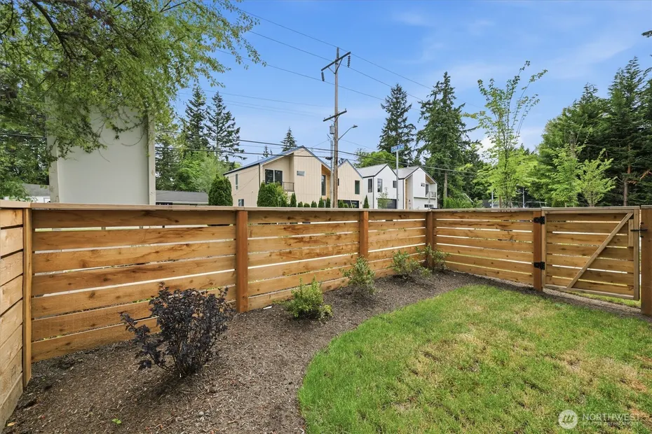 12426 NE 90th Street Photo 5