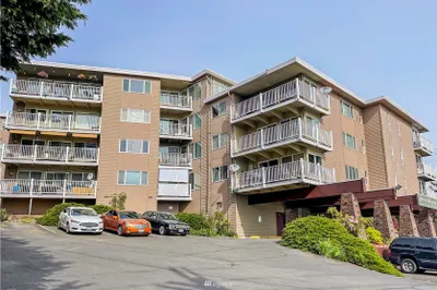 11209 Des Moines Memorial Drive