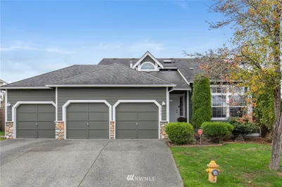 300 Mount Baker Place Ne