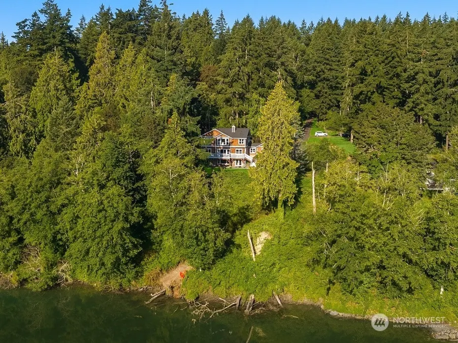 11260 Arrow Point Drive NE Photo 1