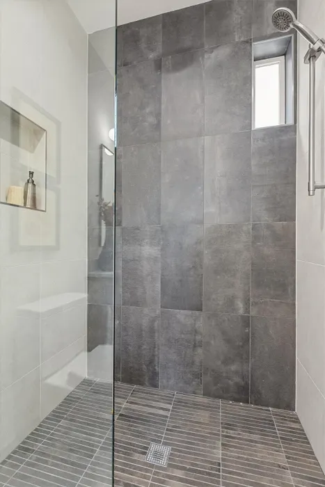 222 10th Avenue E #D Photo 20