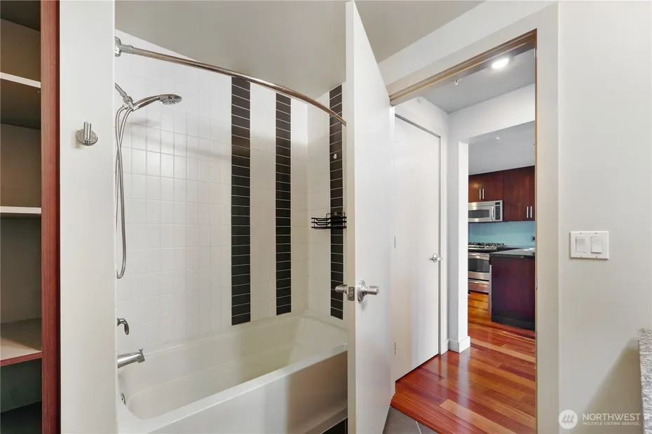 910 Lenora Street #702 Photo 11