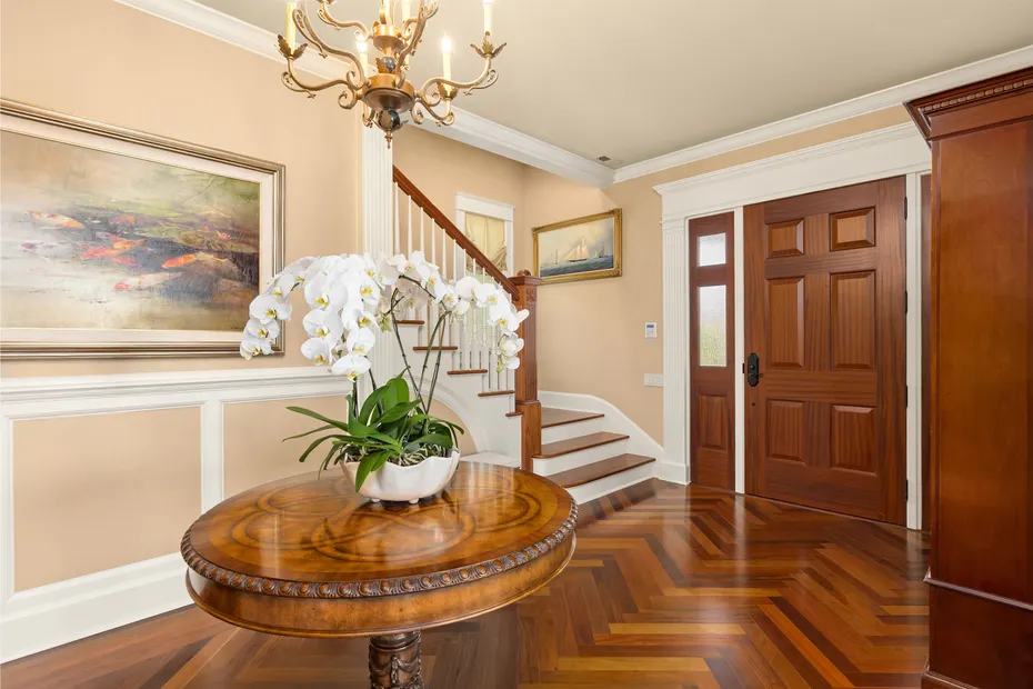 1107 Madison Street Photo 6