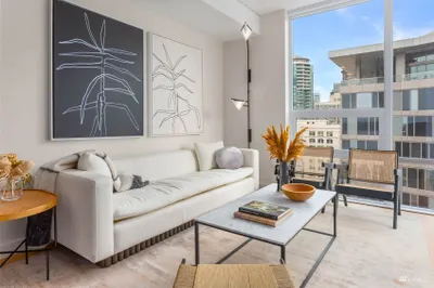 121 Stewart Street #1502