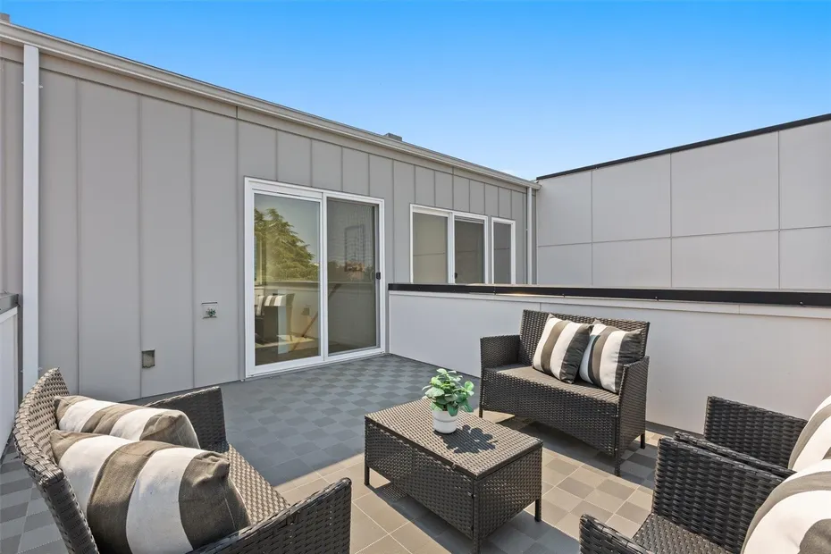222 10th Avenue E #D Photo 29