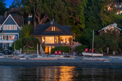 9307 9309 Fauntleroy Way Sw