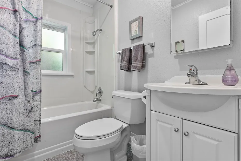 3021 Cedarwood Avenue Photo 14