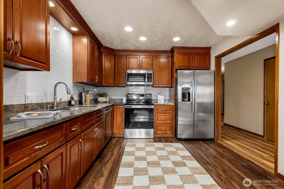 1070 5th Avenue S #207 Photo 8