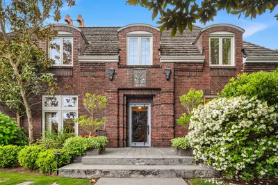 1919 Shenandoah Drive E