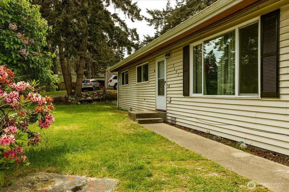 2642 Olympic Drive Photo 1