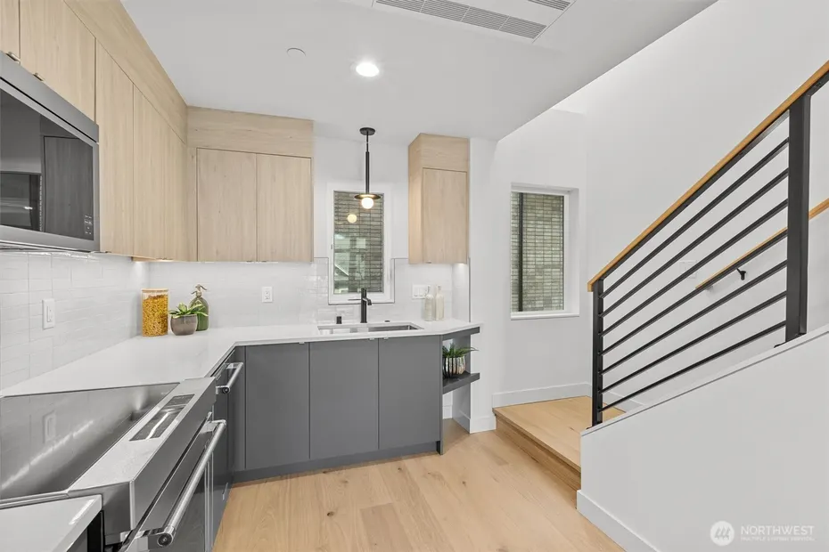222 10th Avenue E #D Photo 11