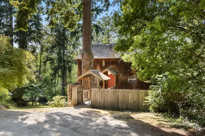 11928 Manzanita Lane Ne