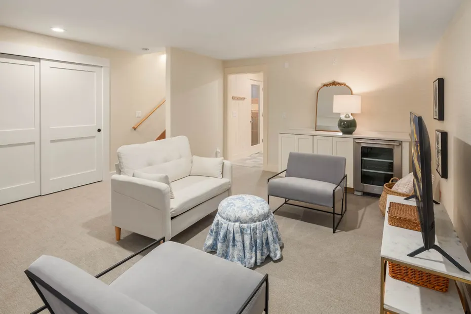 208 Waverly Way Photo 35