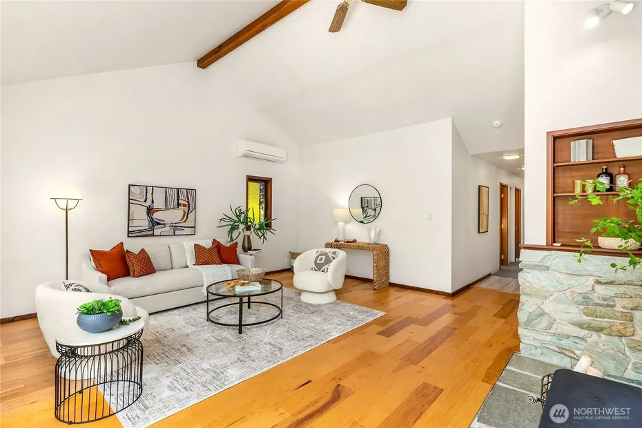 676 Park Avenue NE Photo 14