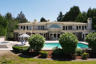 2203 Evergreen Point Rd