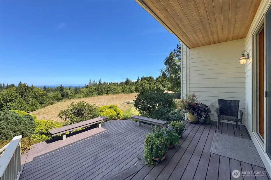 1668 Freshwater Bay Road Photo 14