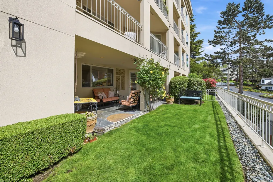 10000 Meydenbauer Way SE #1 Photo 2