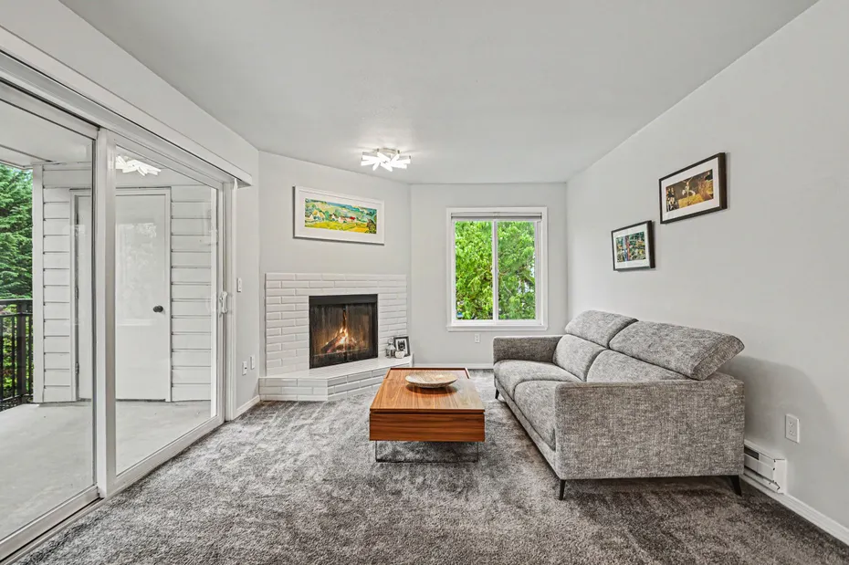 13616 NE 7th Street #E3 Photo 2