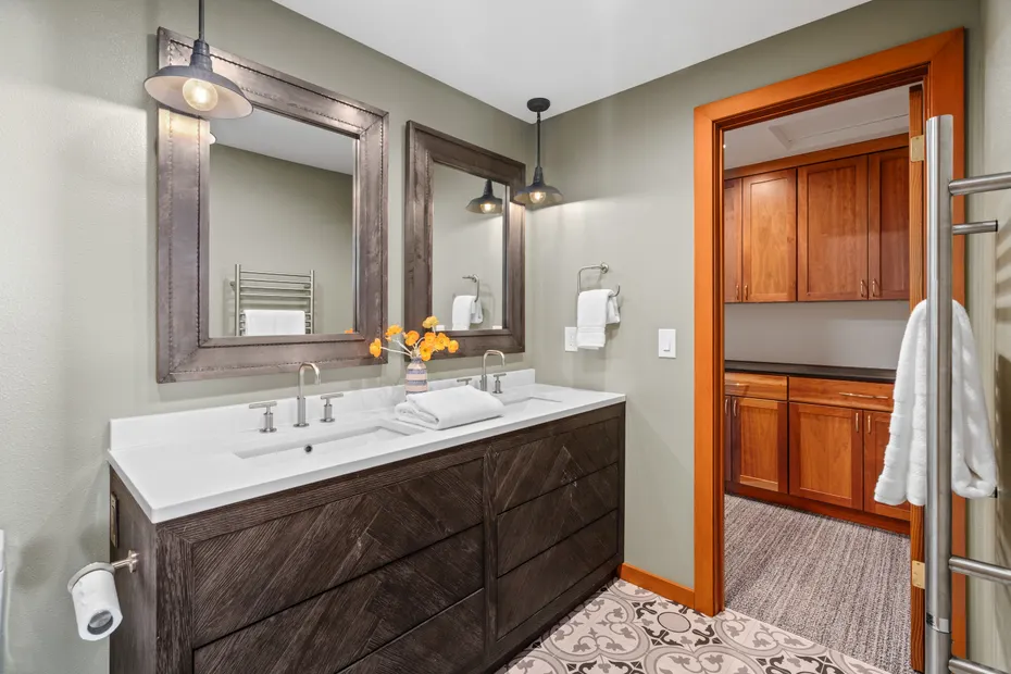 9796 NE Murden Cove Drive Photo 32