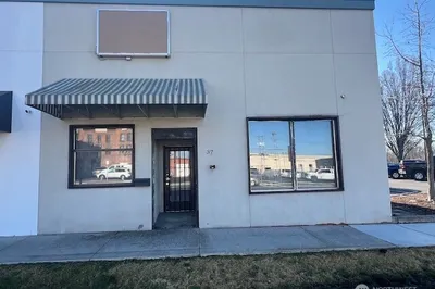 37 W Poplar
