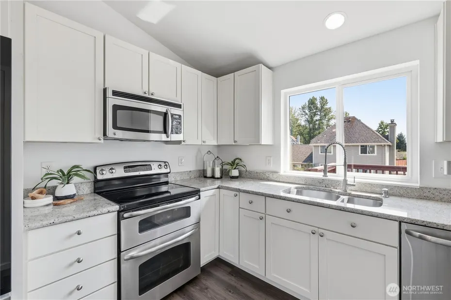 1228 223rd Street SW Photo 10