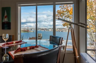 2134 Waverly Place N #303