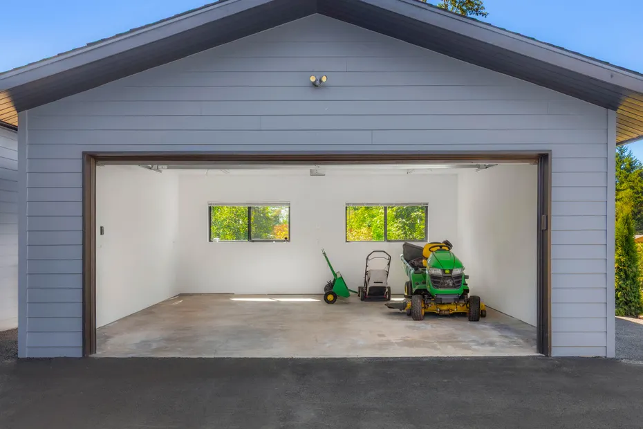 20825 SE 202nd Street Photo 9