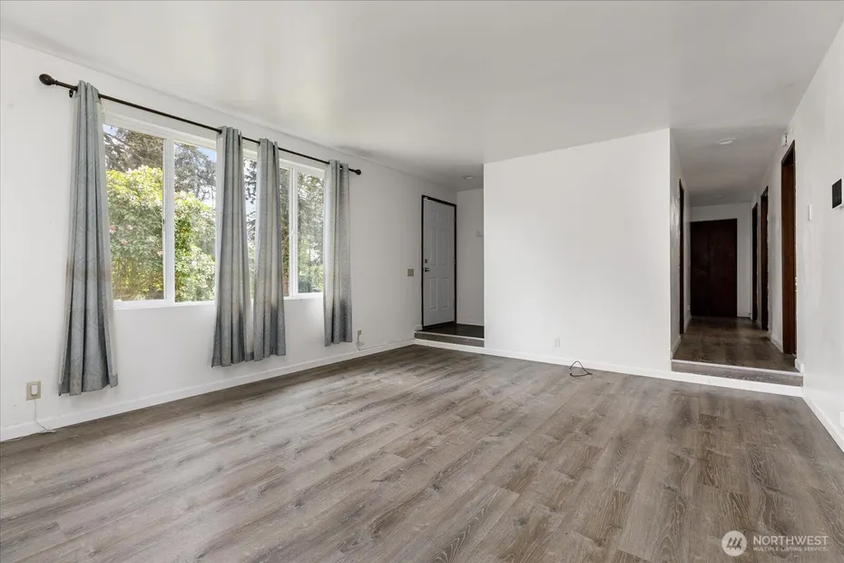 2642 Olympic Drive Photo 5