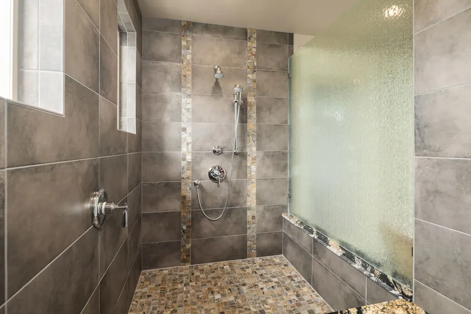 698 Streamside Drive Photo 21