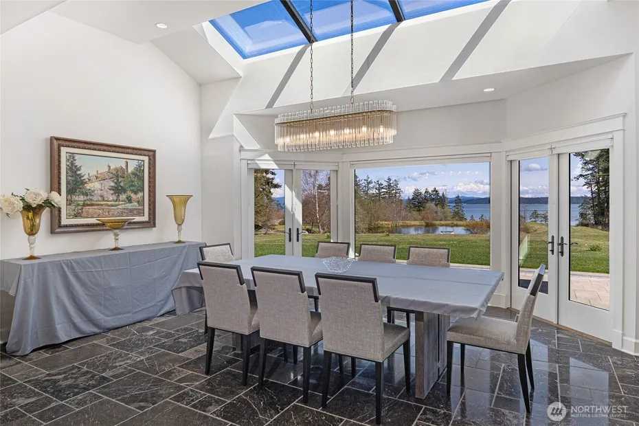 735 Rosler Road Photo 16