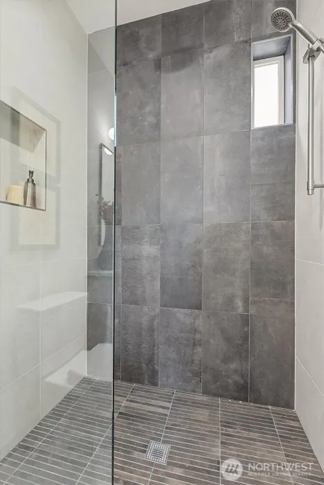 222 10th Avenue E #D Photo 21