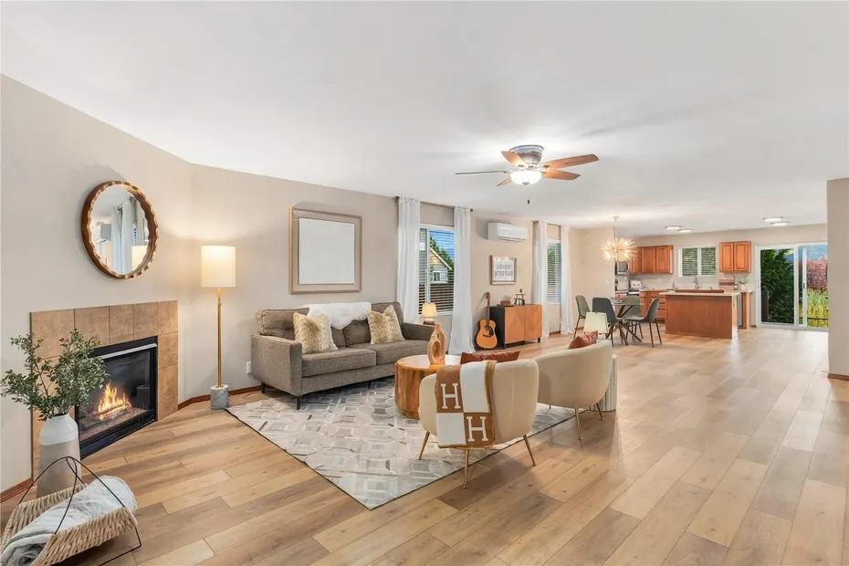 242 Riggs Drive E Photo 4