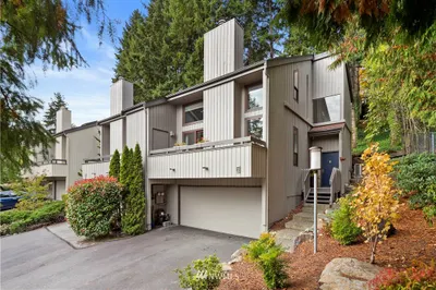 10914 NE 35th Place #Apt 2
