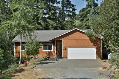 4926 Spinnaker Drive