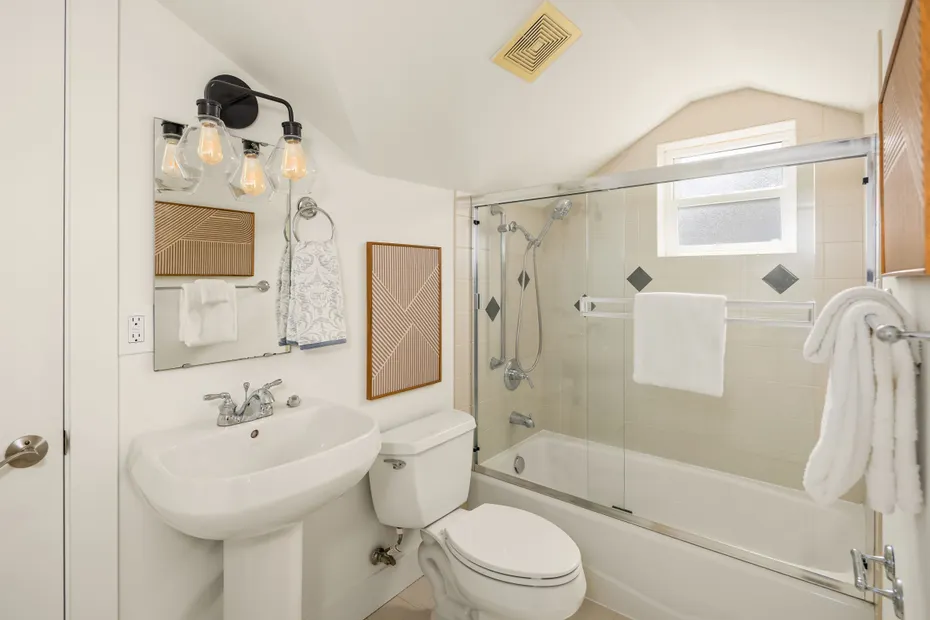 746 Boylston Avenue E #A Photo 21