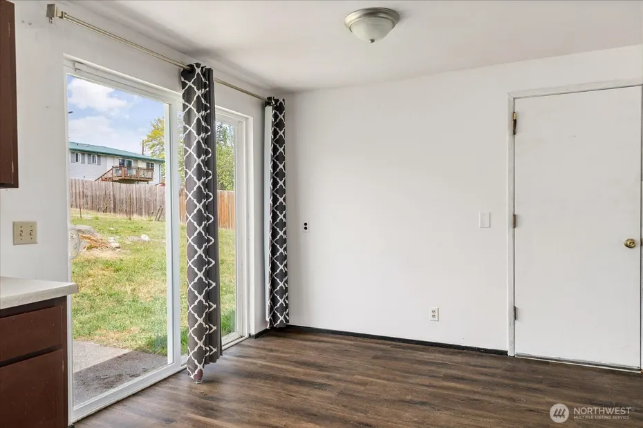 2642 Olympic Drive Photo 9