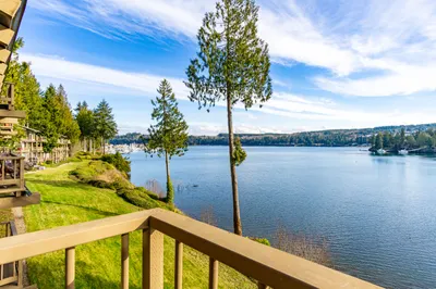 221 N Bay Lane #4