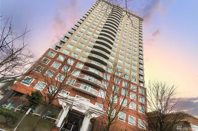 121 Vine St #1702