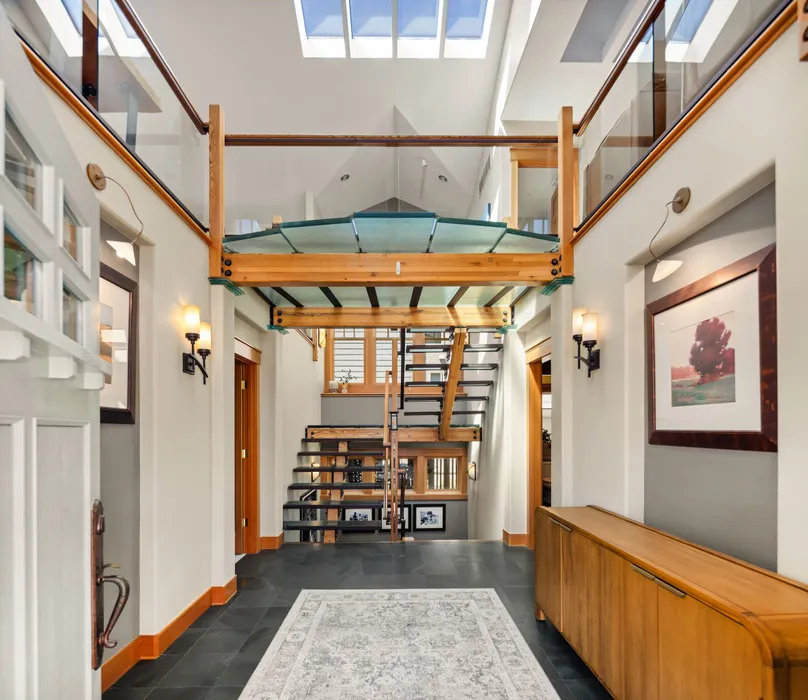 421 2nd Street W Photo 3