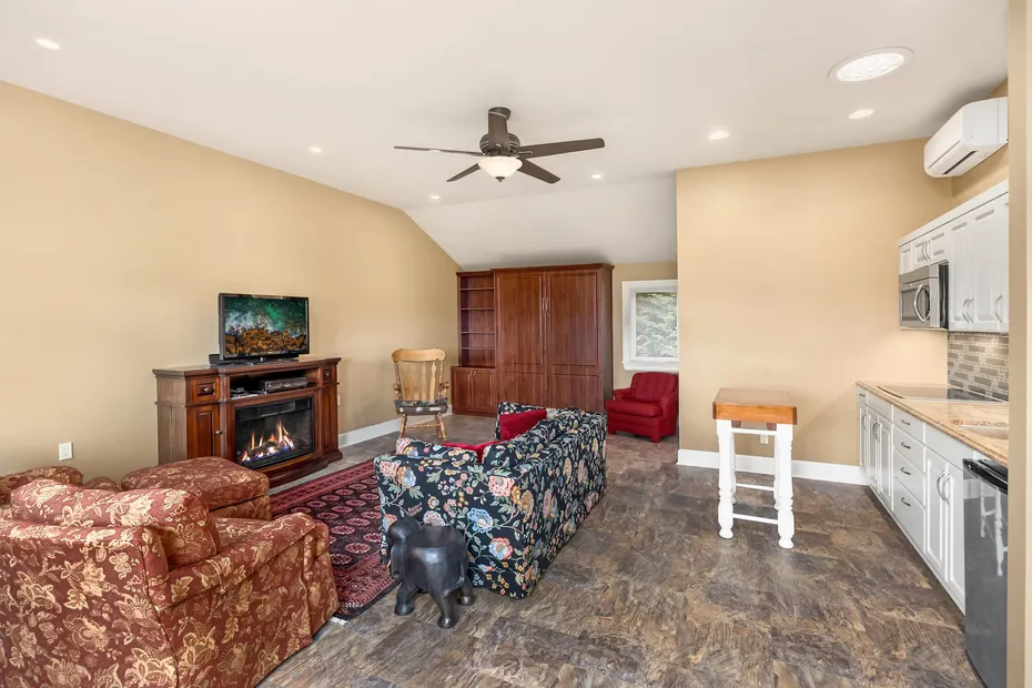 1107 Madison Street Photo 46