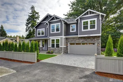 12022 Meridian Ave N