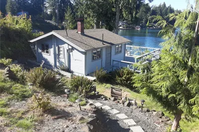 1020 W Lakeside Dr