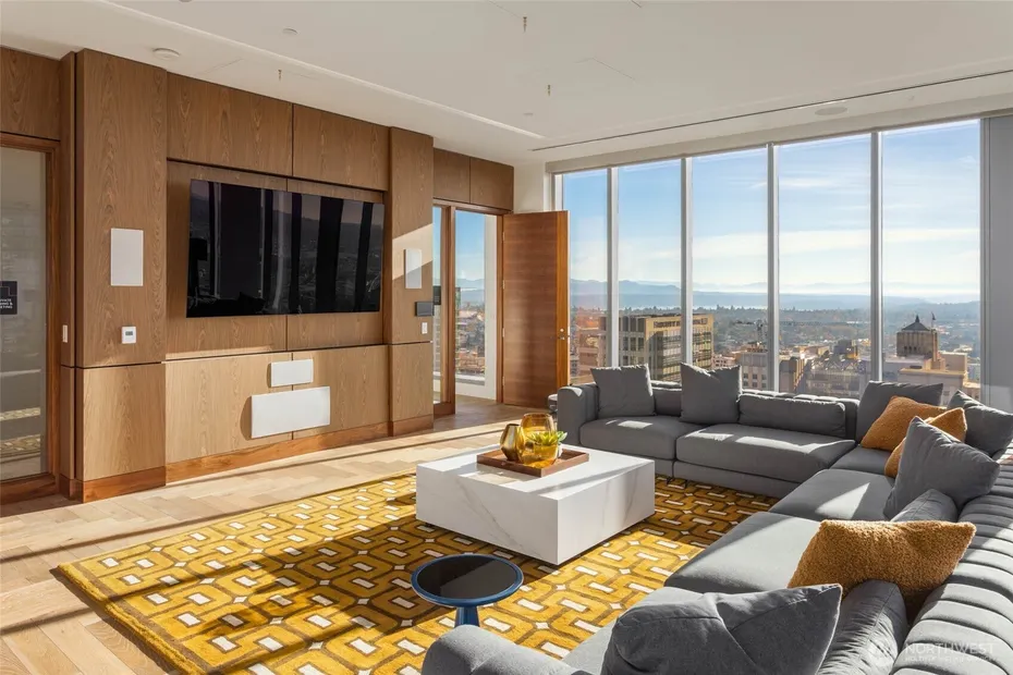 800 Columbia Street #3605 Photo 6