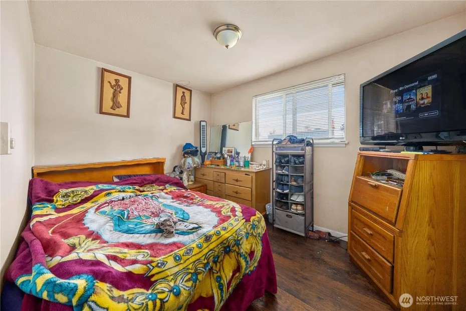 1561 S 35th Street Photo 16