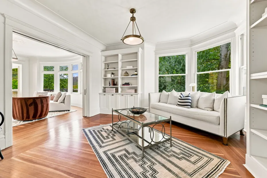 1111 Bellevue Place E Photo 12