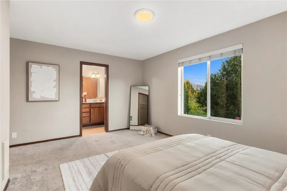 242 Riggs Drive E Photo 15