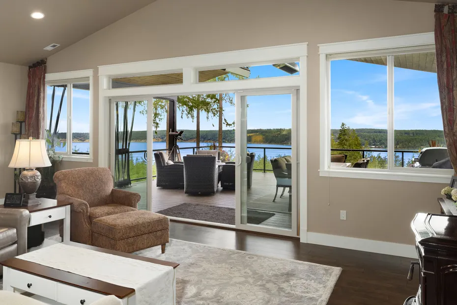 698 Streamside Drive Photo 6