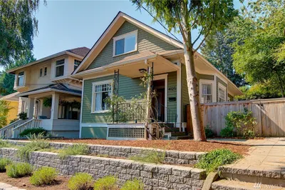 4125 Woodland Park Ave N