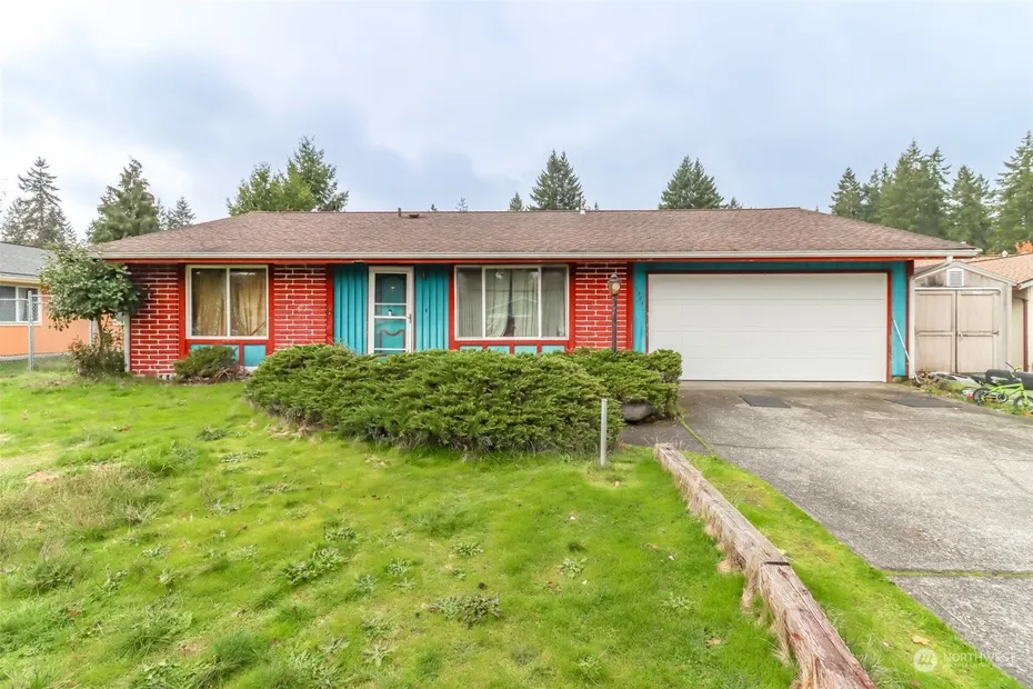 1321 Rhododendron Court NE Photo 1