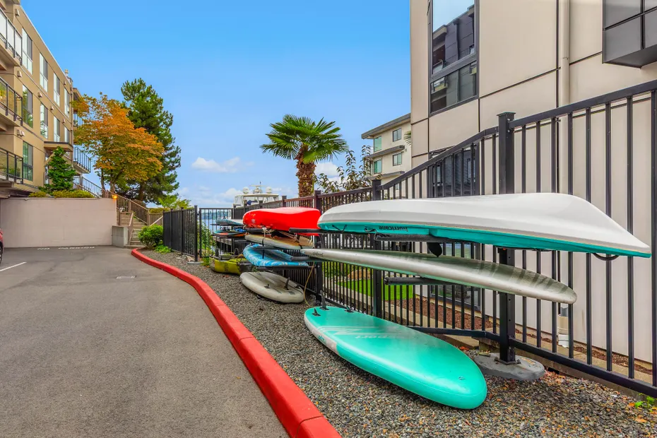 6401 Lake Washington Boulevard NE #307 Photo 16